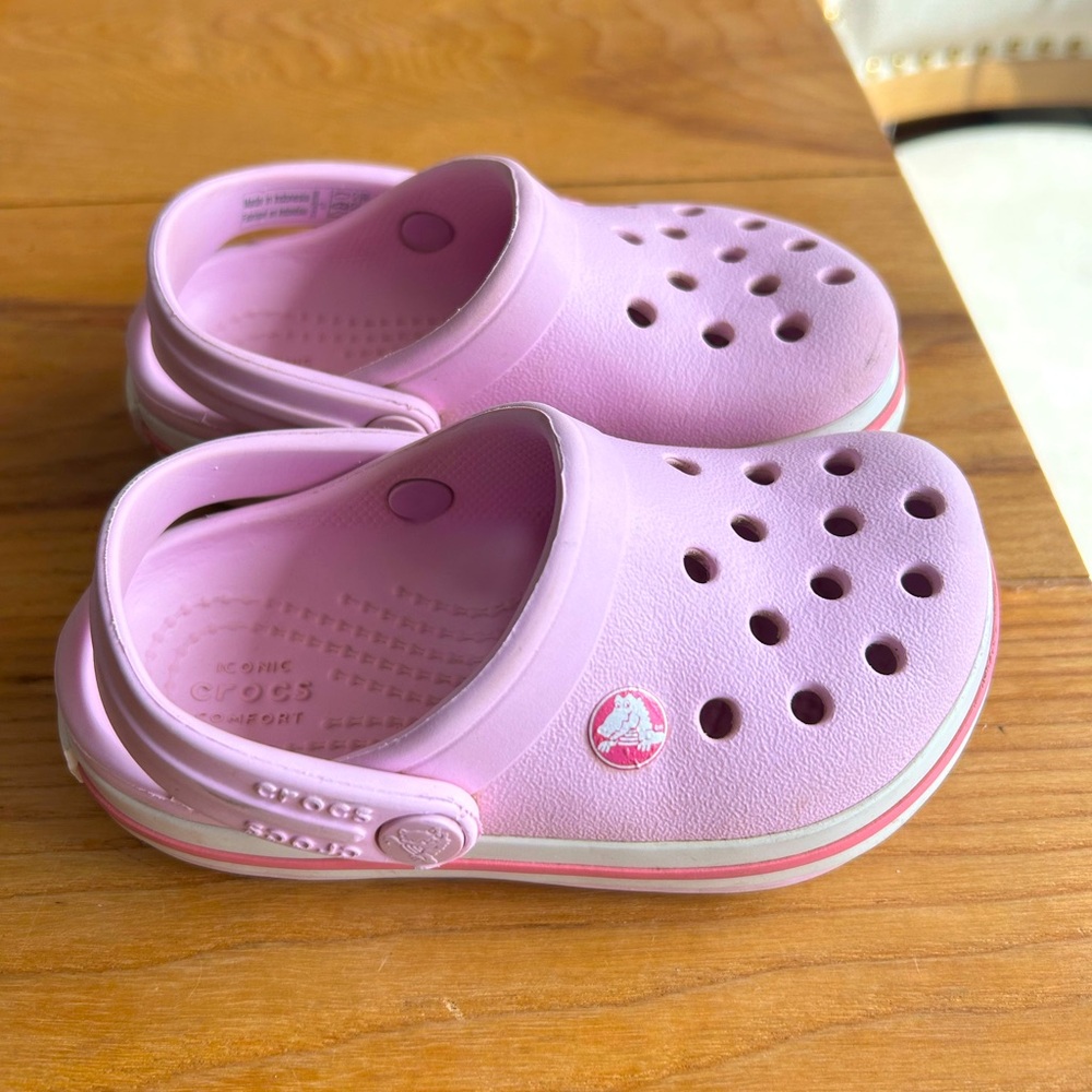 Toddler Crocs size 7